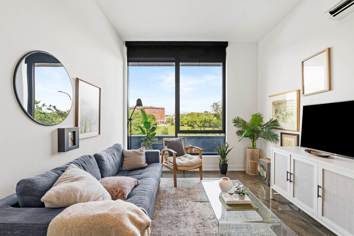 Photo - 1450 S Blue Island Ave (Chicago, IL)