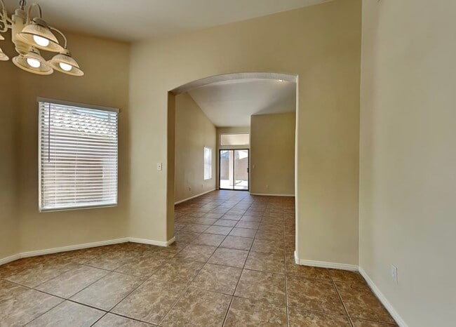 Foto del edificio - 4521 Possum Berry Ln