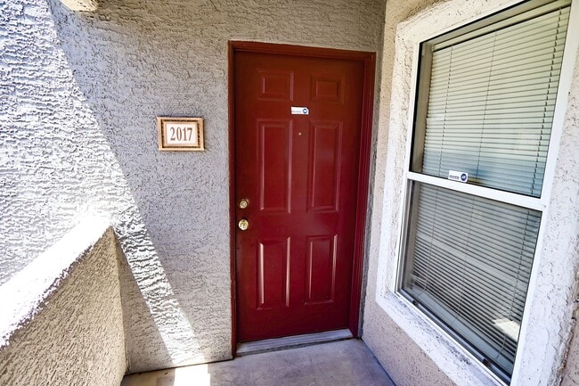 Building Photo - Great Upper Condo at Tuscan Villas, Hacienda and Decatur