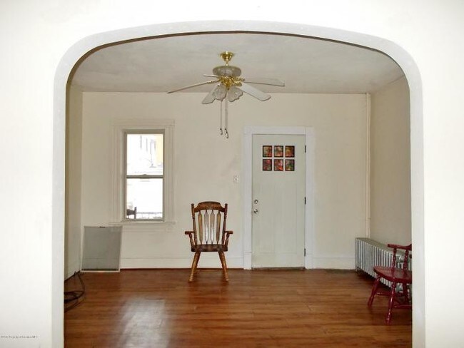 Building Photo - 3 bedroom in Scranton PA 18504