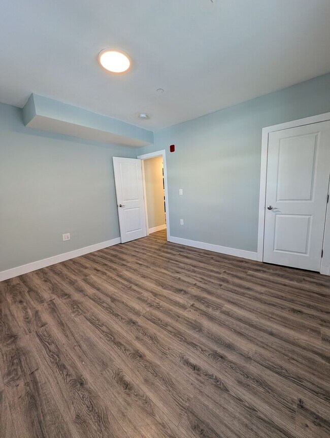 Building Photo - 43 Grand St