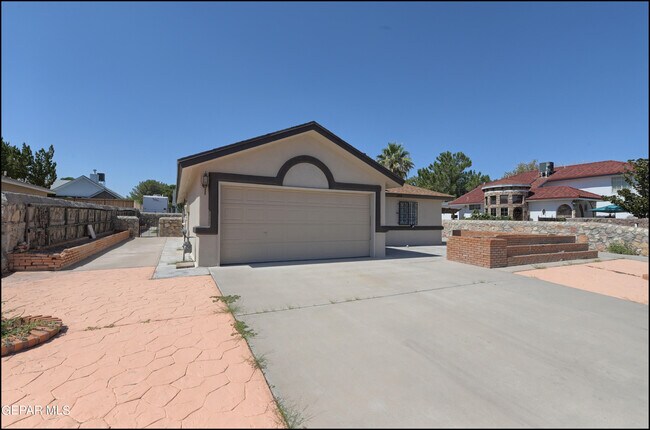 Foto del edificio - 129 Torrey Pines Dr