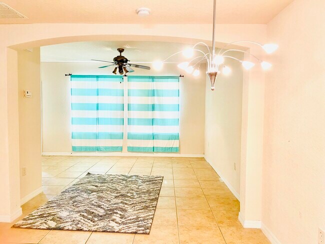 Foto del edificio - 154 SW Peacock Blvd
