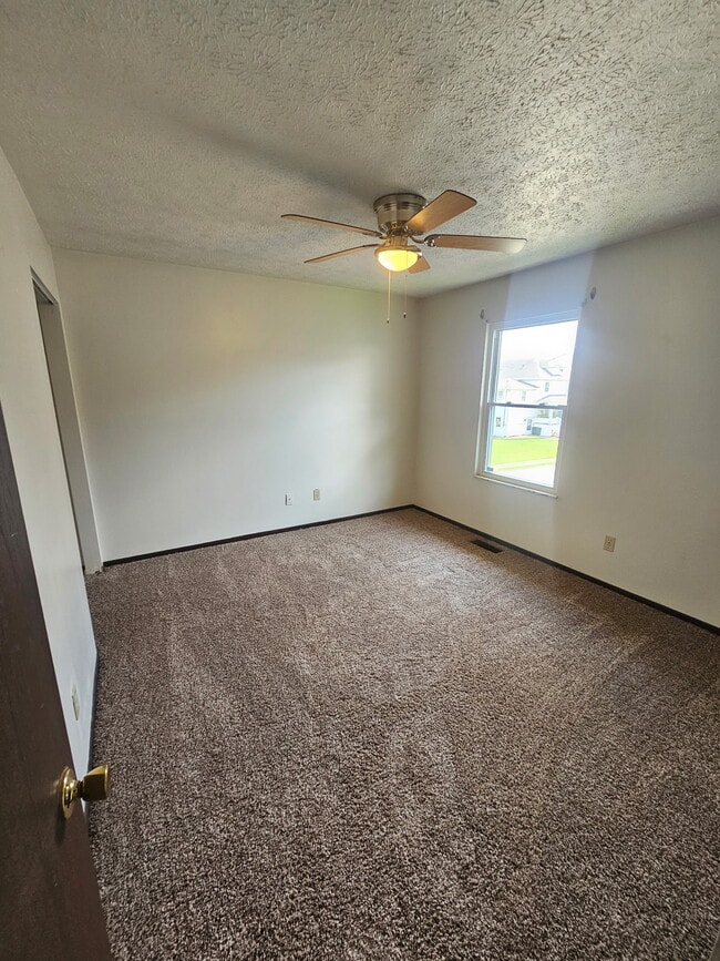 Building Photo - 155 Elm St