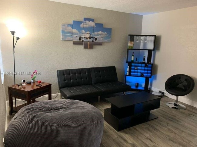 Foto del edificio - 3737 NW 20th St