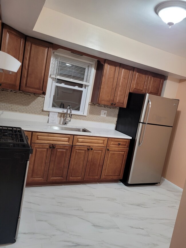 Kitchen - 416 Virginia Ave