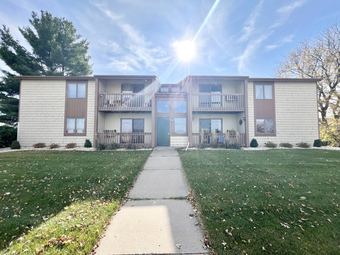 Primary Photo - 1937 Alden Rd