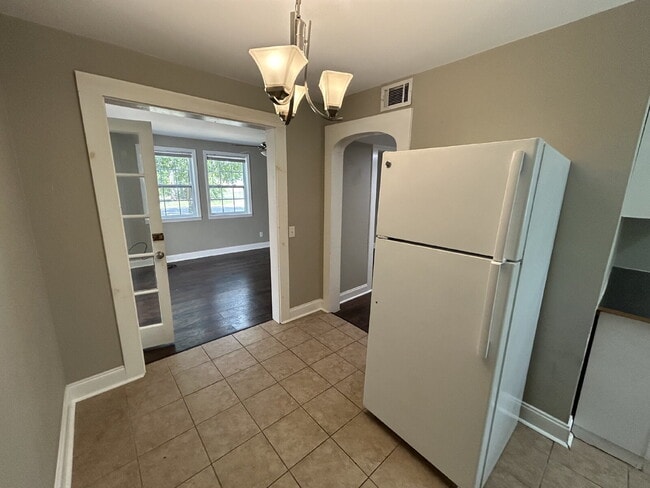 Building Photo - Duplex for Rent