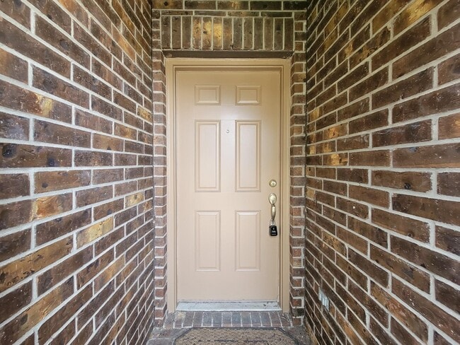 Building Photo - 4543 Stolz Trail