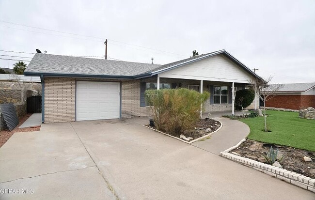 Building Photo - 220 Stratus Rd