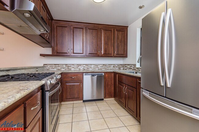 Foto del edificio - Remodeled Condo | Downtown Palo Alto | Near Stanford