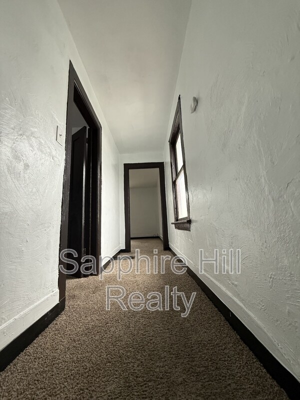 Foto del edificio - 1423 E 33rd St