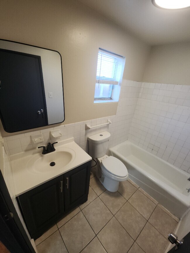 Foto del edificio - 9921 Sloane Square