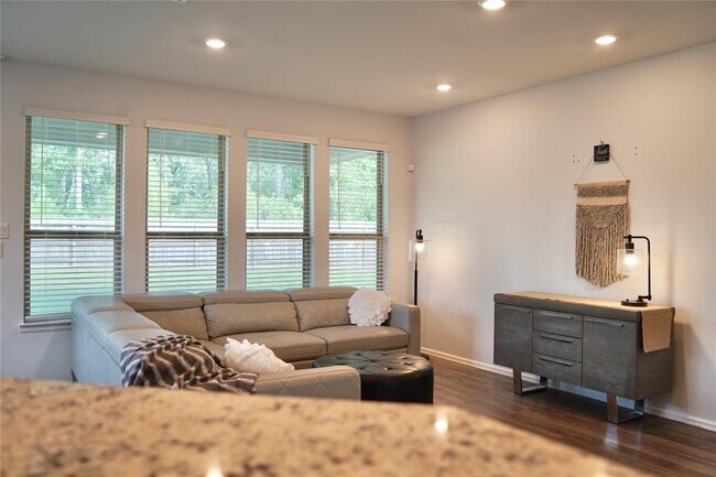 Foto del edificio - 9350 Darby Knoll Wy