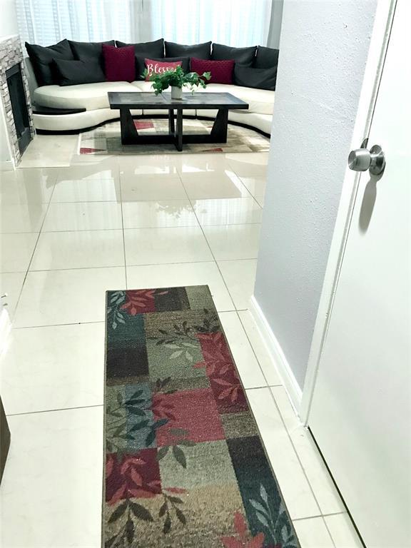 Foto del edificio - 12100 Overbrook Ln
