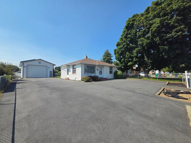 Foto del edificio - 5621 N Hemlock St