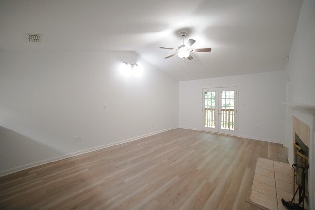 Building Photo - 1272 Cross Creek Cir