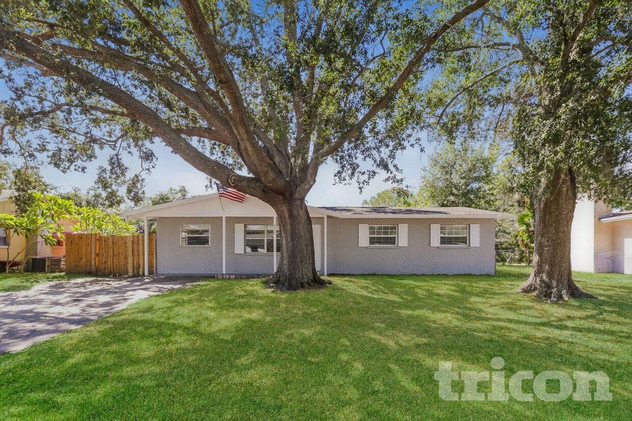 Primary Photo - 4000 Berkshire Dr