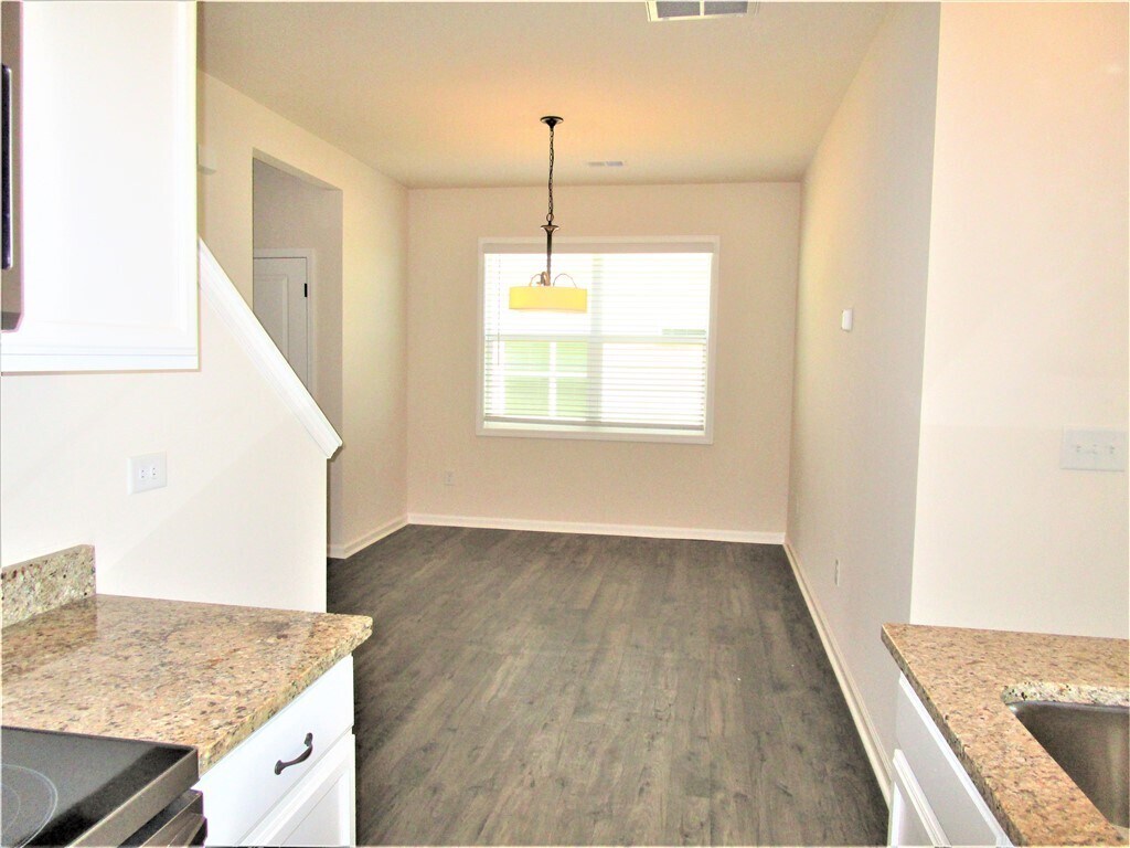 Building Photo - 215 Scenic Rd