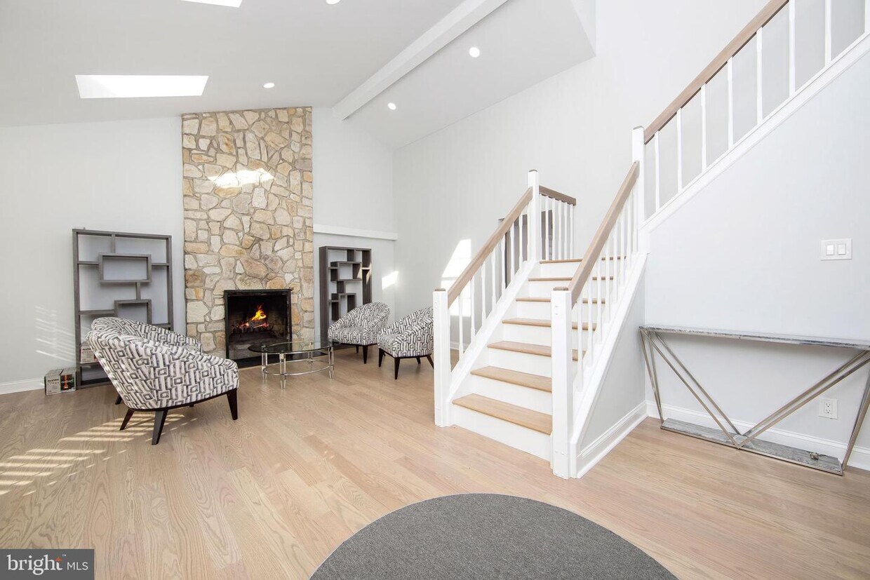 Primary Photo - 17 Hardwicke Dr