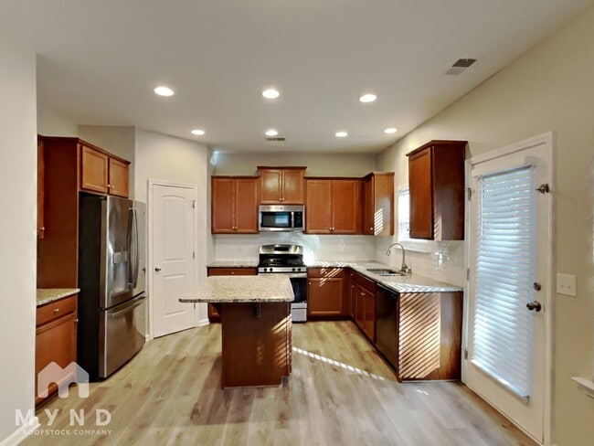 Building Photo - 41 Minima Ct