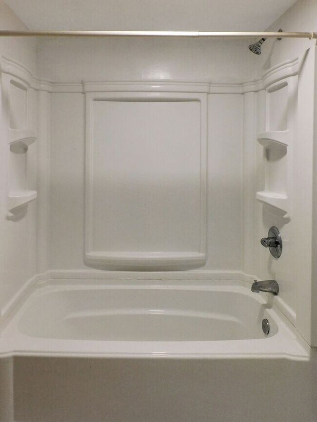 2 Level Single Family Home with 2 Car Ports House Rental in