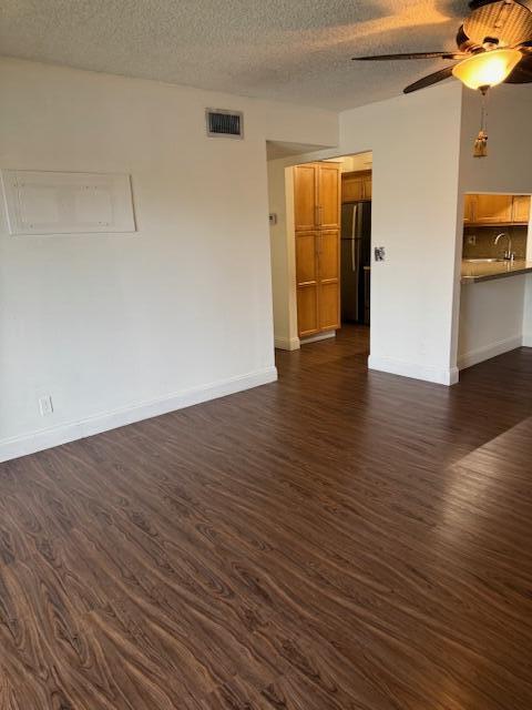 Foto del edificio - 712 Sunny Pine Way
