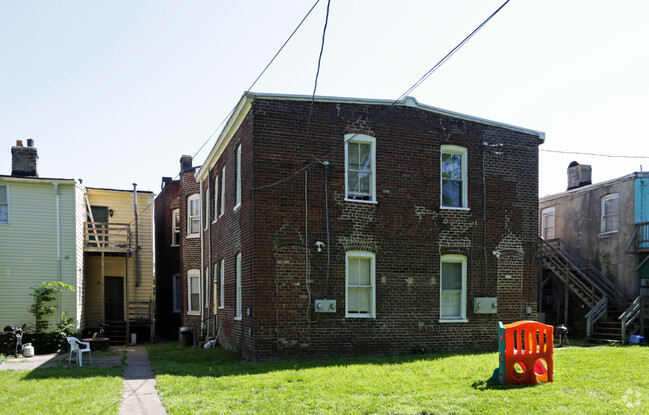 Building Photo - West Clay Street Portfolio