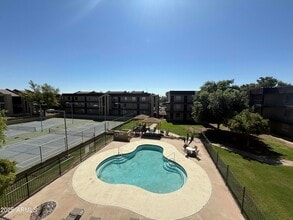 Building Photo - 461 W Holmes Ave
