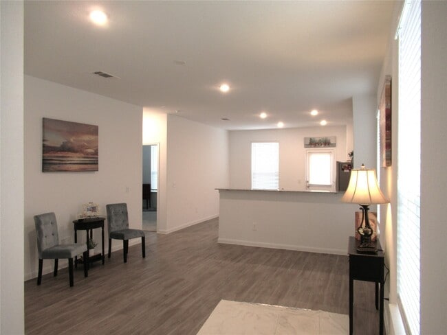 Foto del edificio - 23415 Pinetum Cir