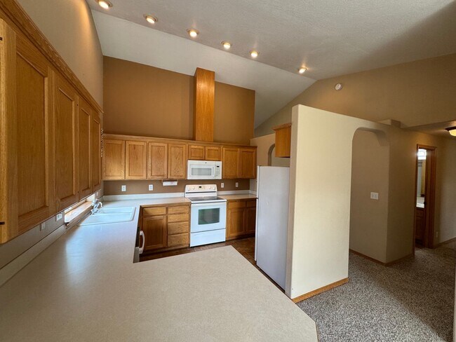 Foto del edificio - 3 Bedroom 2 Bath House in Bethel-Danebo