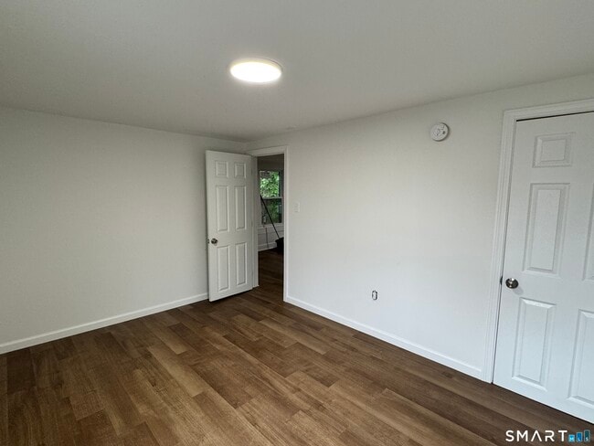 Foto del edificio - 81 Springdale Ave