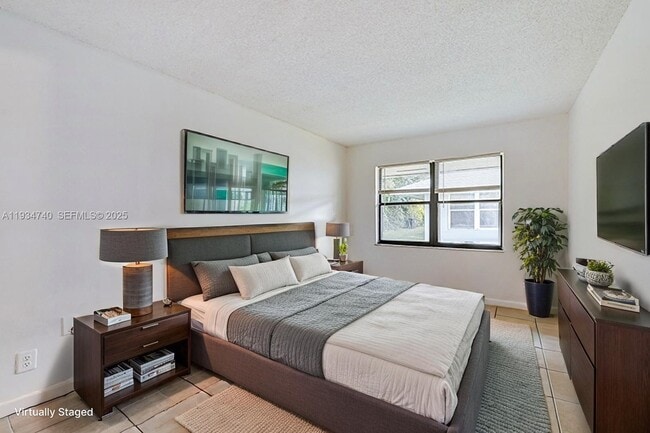 Building Photo - 1100 SW 4th Ave