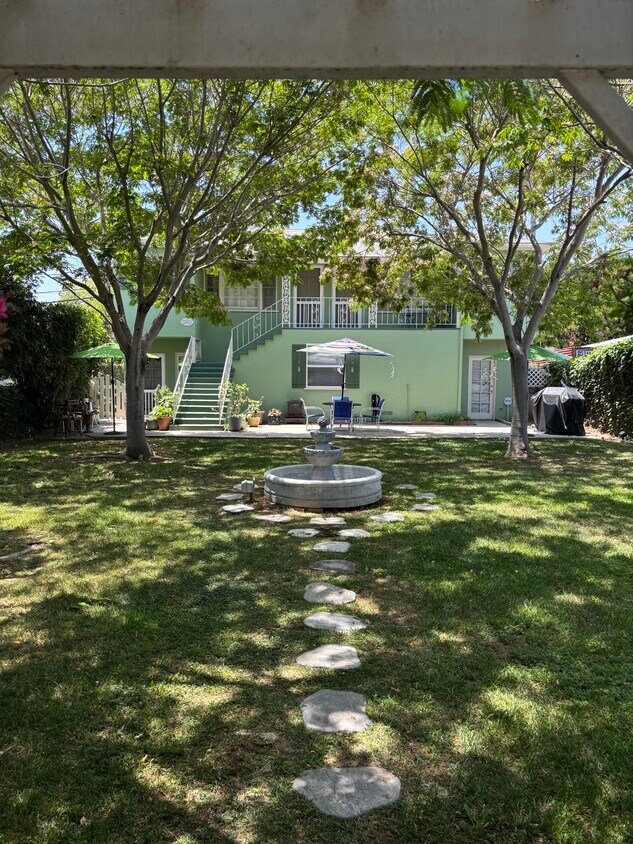 Foto principal - 3547 Gundry Ave