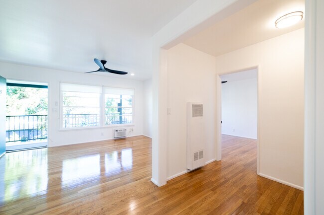 Foto del edificio - 11638 Riverside Dr