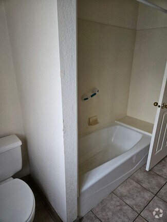 Building Photo - 668 N 360 W