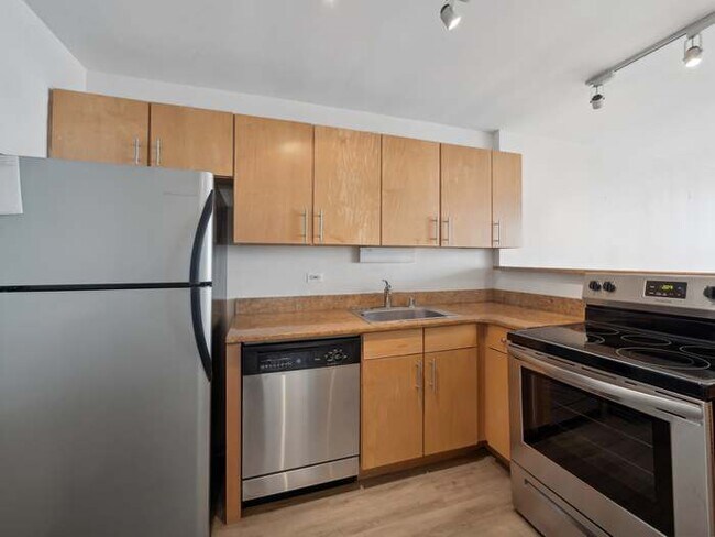 Foto del edificio - 655 W Irving Park Rd