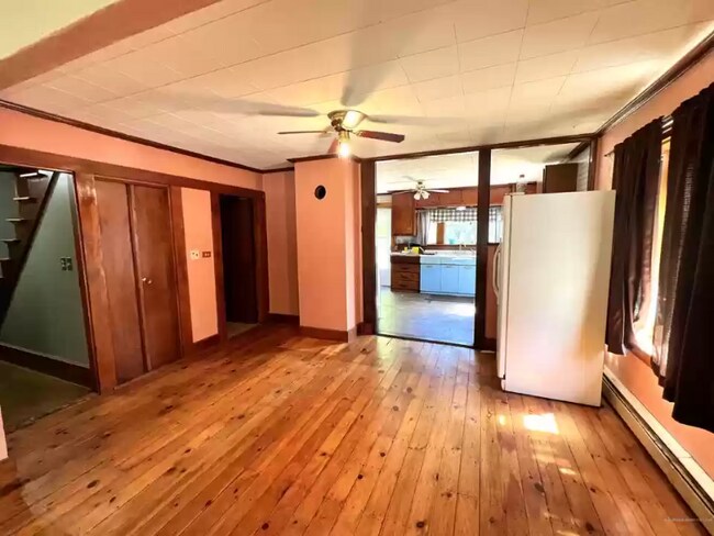 Building Photo - 125 Starling St
