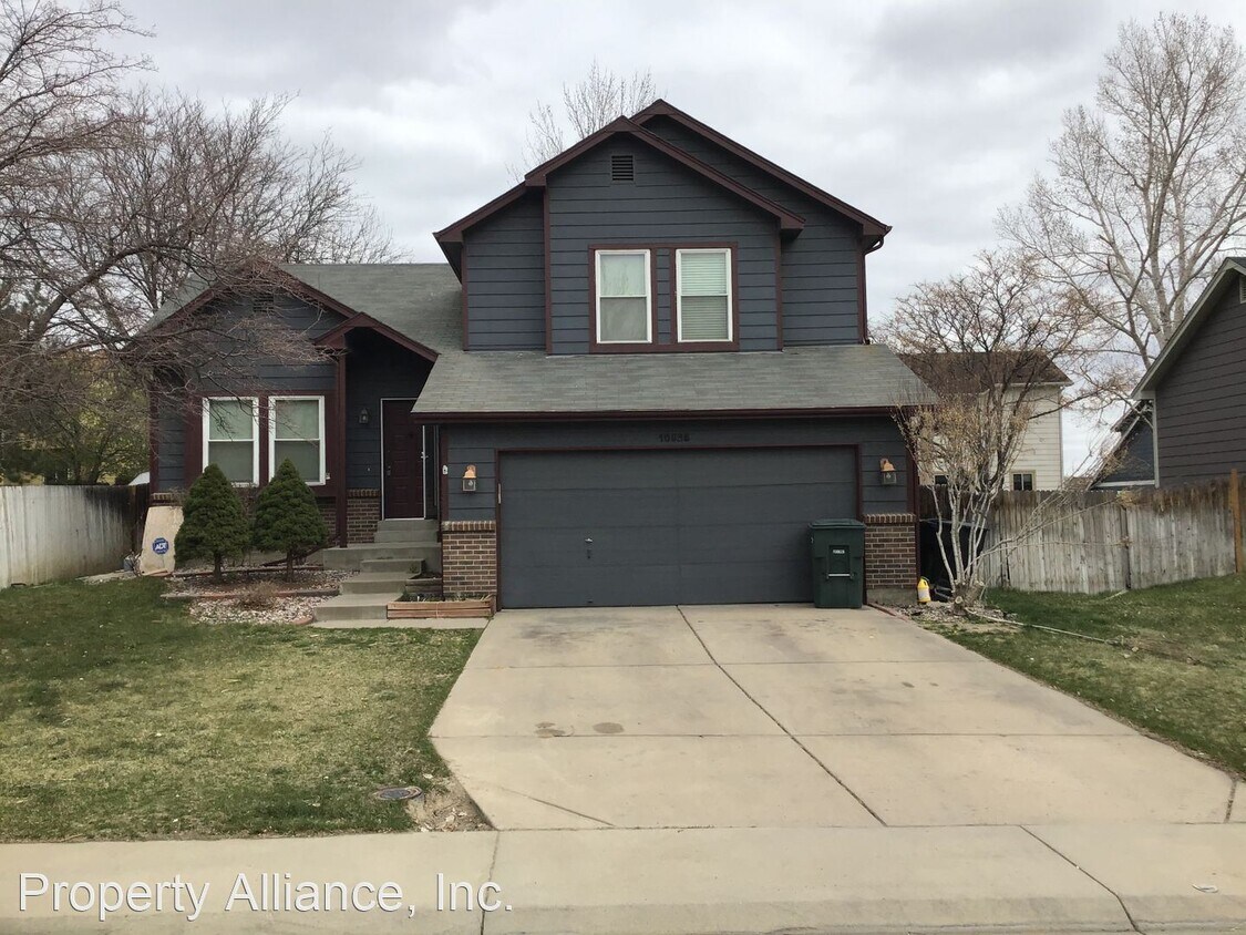 Primary Photo - 4 br, 2.5 bath House - 10538 Cherry Street