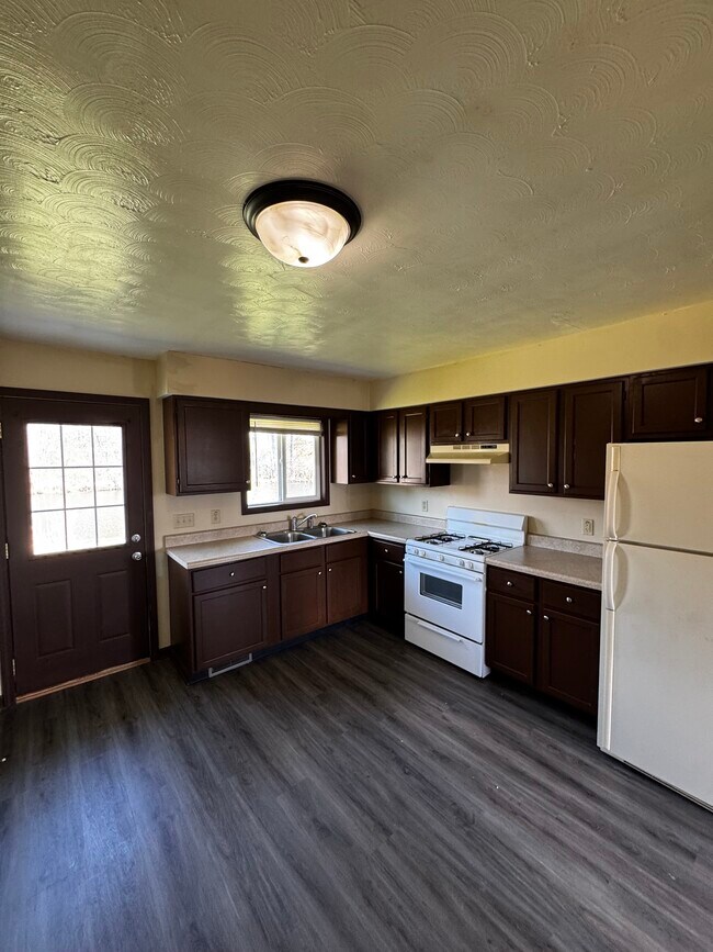 Building Photo - Oakwood