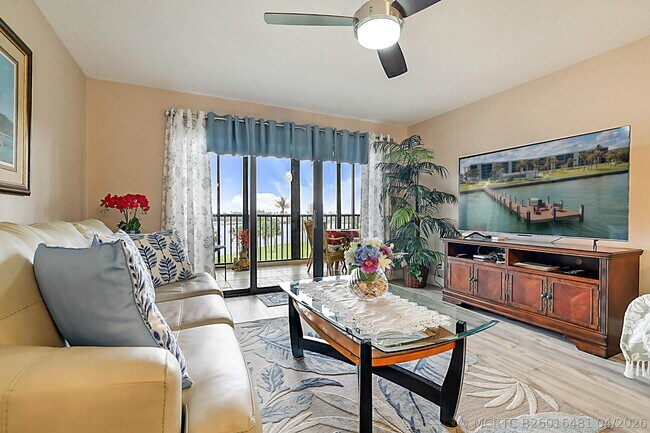 Building Photo - 300 Intracoastal Pl