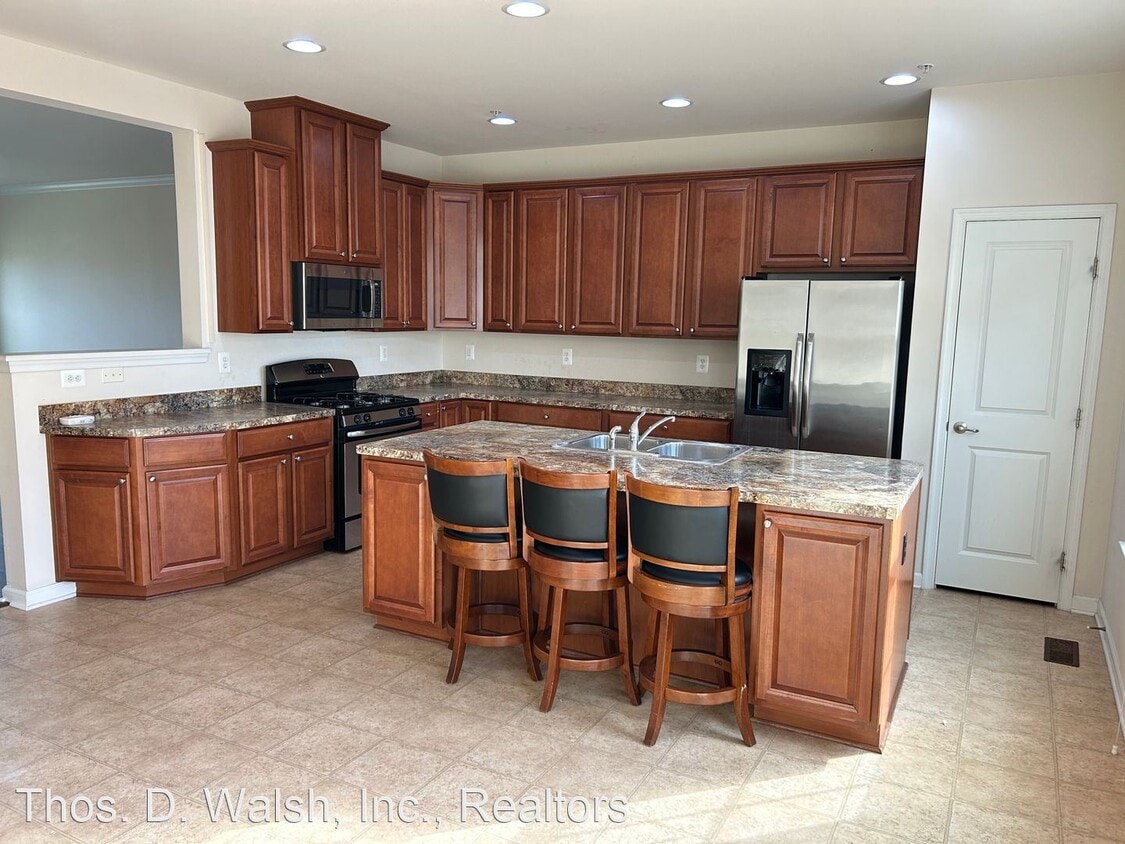 Primary Photo - 3 br, 2.5 bath House - 721 Addison Rd S