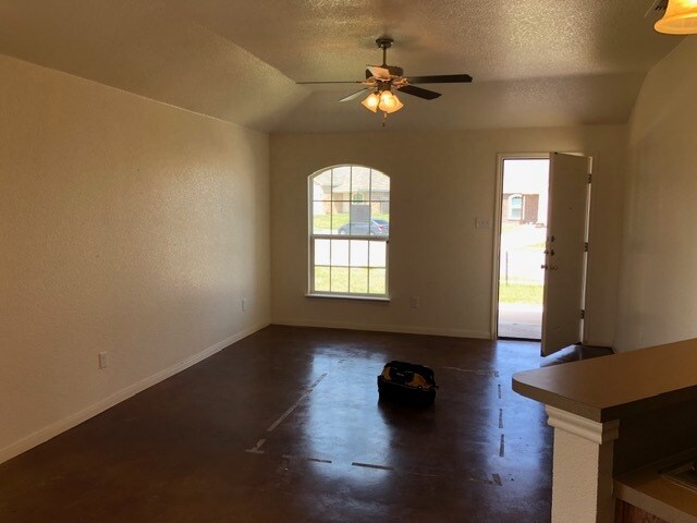 Foto del edificio - 3711 John Chisholm Loop