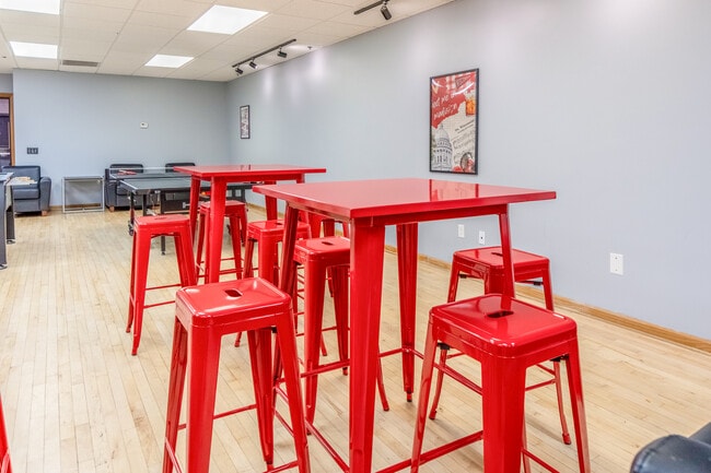 Amenity Suite - Collegiate Campus Apartments