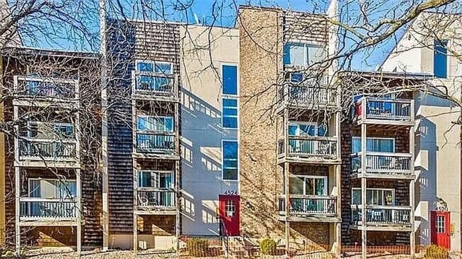 Foto del edificio - 4524 Holly St