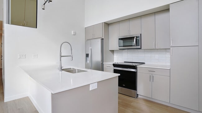 Building Photo - Greenside at Silo Park