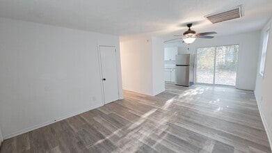 Building Photo - 469 Monetta St S E