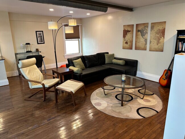 Foto del edificio - 3 W Hollister St