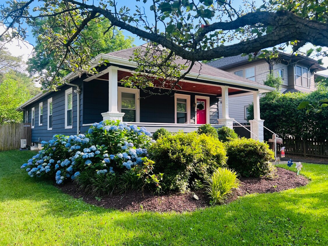 Foto principal - 5712 Grosvenor Ln