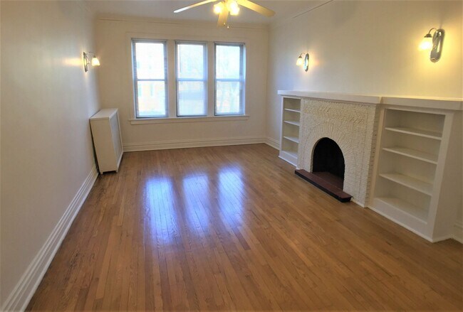 Foto del edificio - 3025 W Addison St